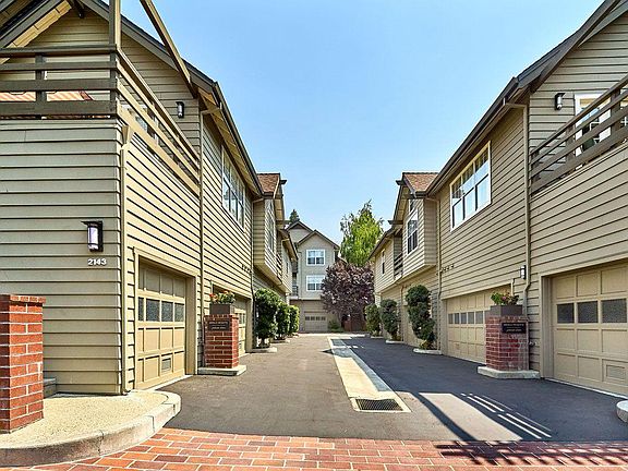 3rd image of 2135 Avy Ave
