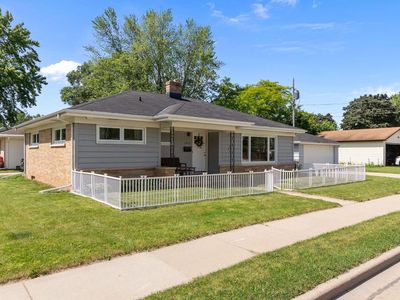 2015 East COLLEGE AVENUE, Appleton, WI, 54915