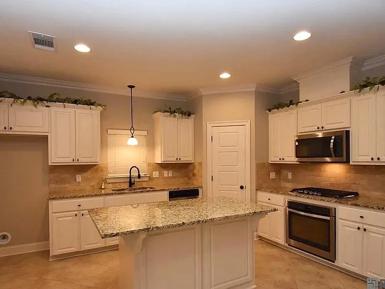14142 Watercrest Ln — Photo 9
