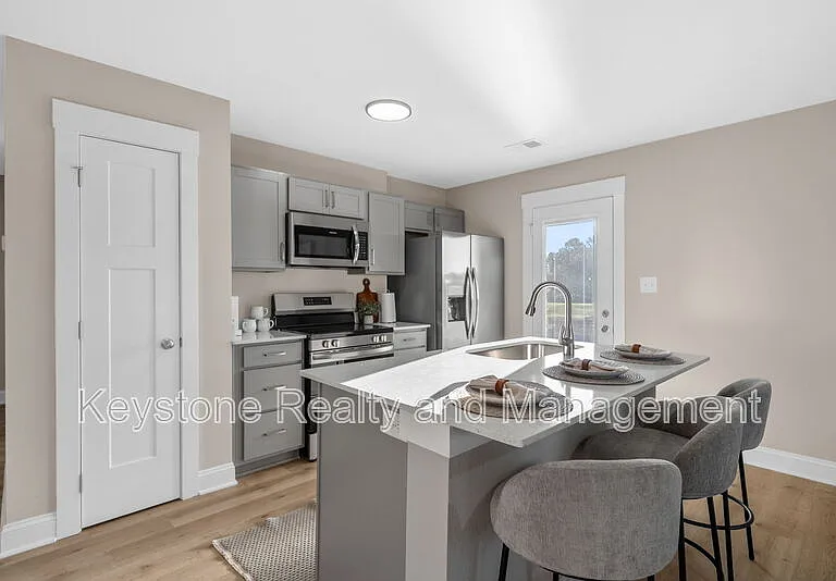 302 Wisteria Ln — Photo 5
