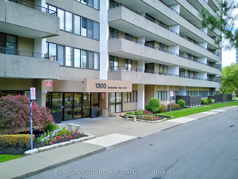 1300 Mississauga Valley Blvd #1108 — Photo 1