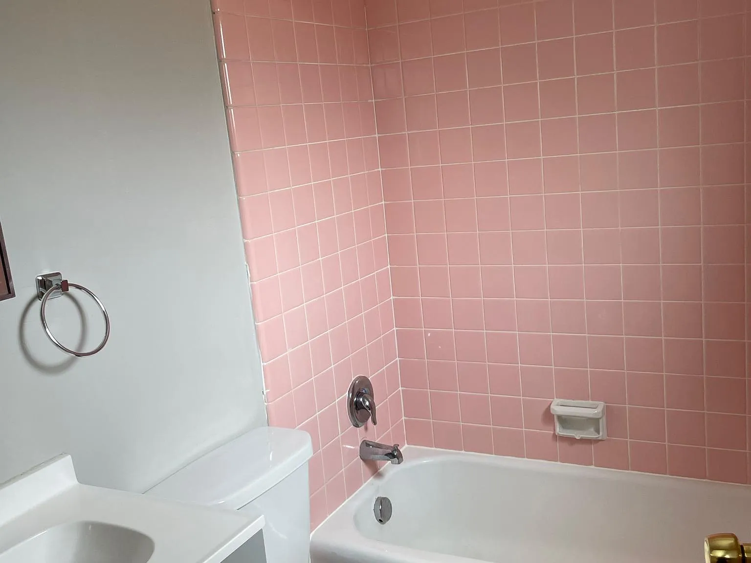 1228 S Elm Ave — Photo 4