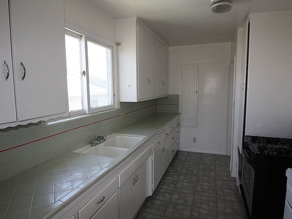 4th image of 4192 Somerset Dr APT 3