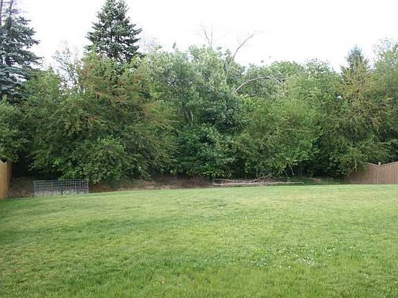 3rd image of 8604 Old Springfield Ln