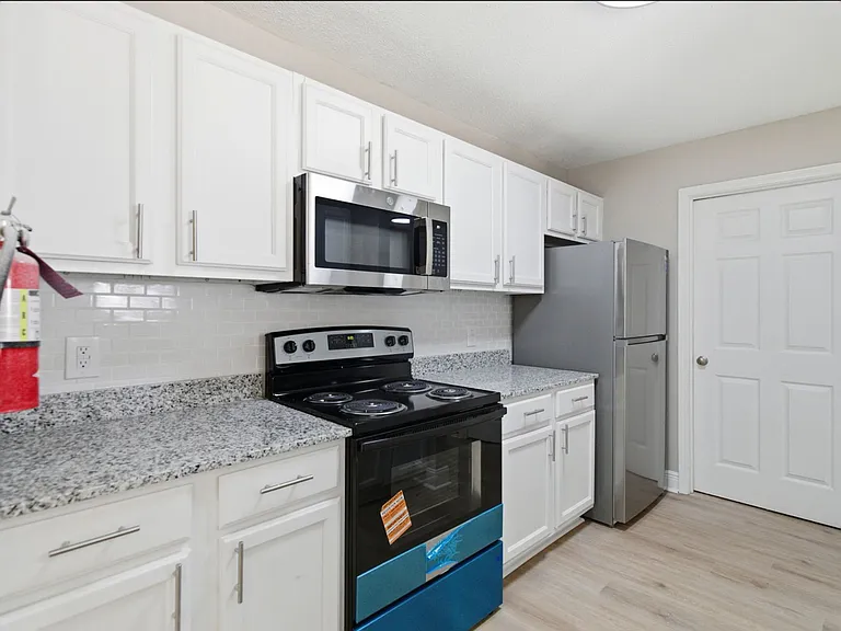 Cottonwood Estates — Photo 10