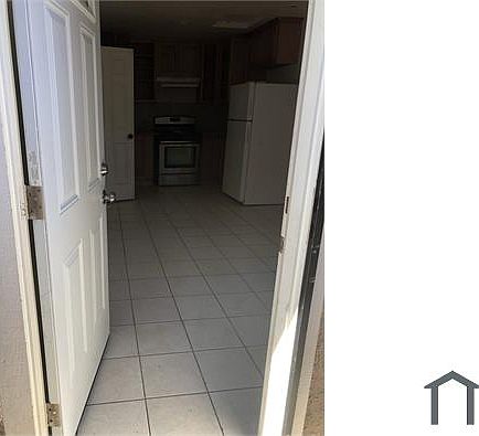 2nd image of 1514 Cliffwood Dr #B