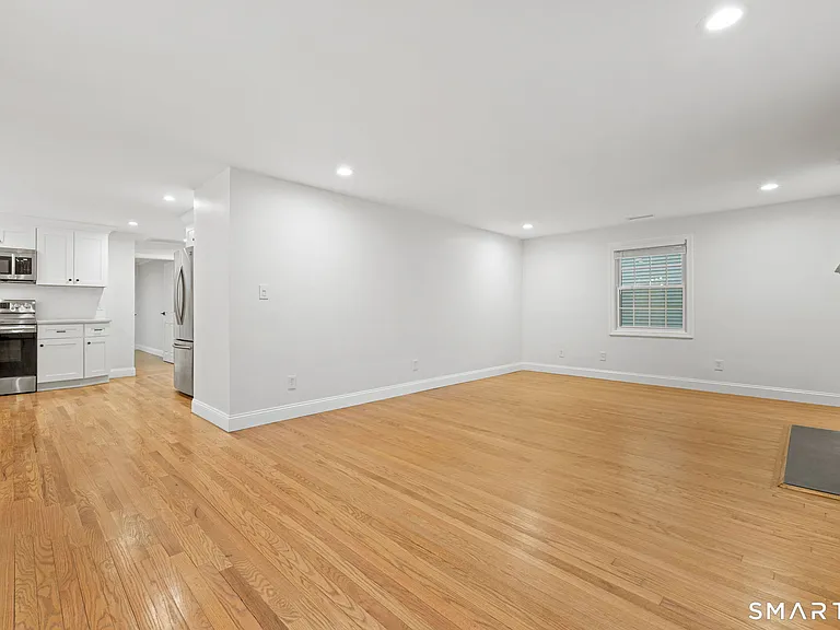 12 Sherwood Rd — Photo 9