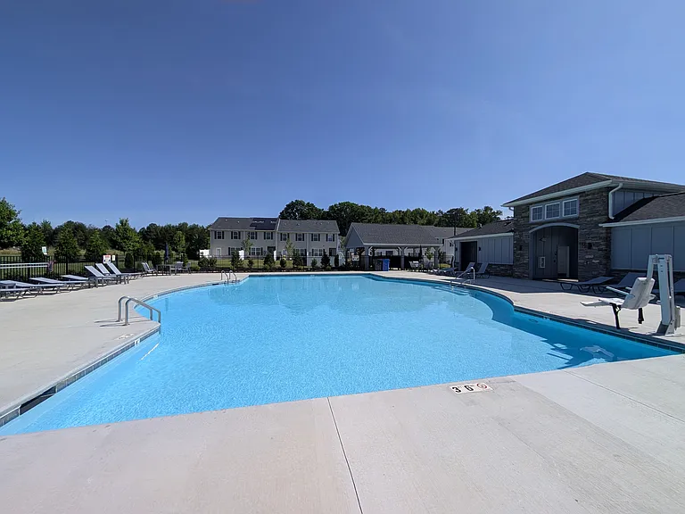 1664 Hallview Ct — Photo 19
