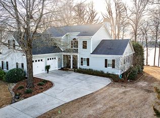 1060 Sunset Dr, Greensboro, GA 30642