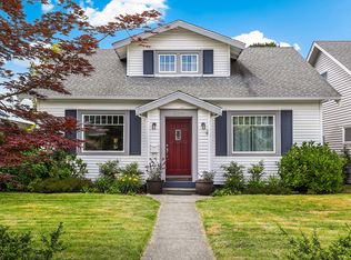 3219 44th Ave SW, Seattle, WA 98116