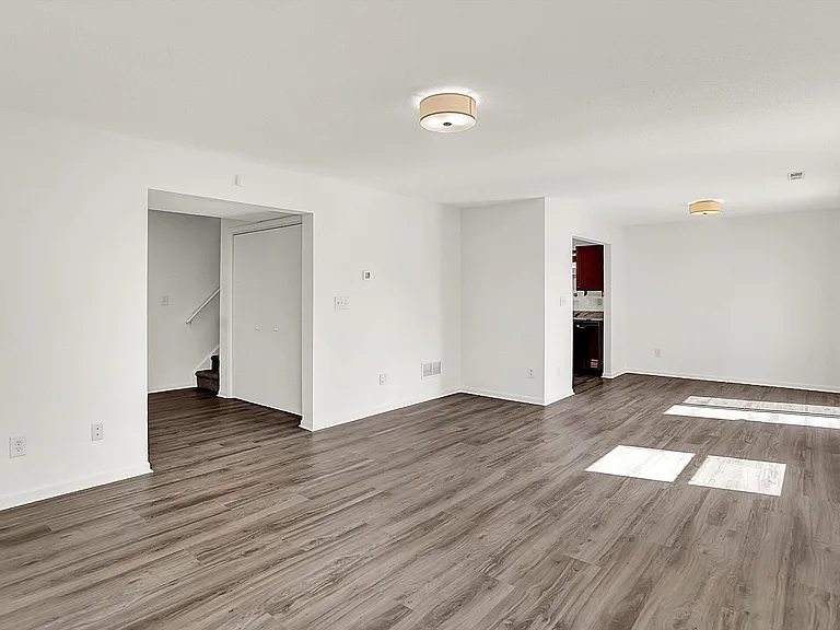 5611 W Tensleep Rd — Photo 4