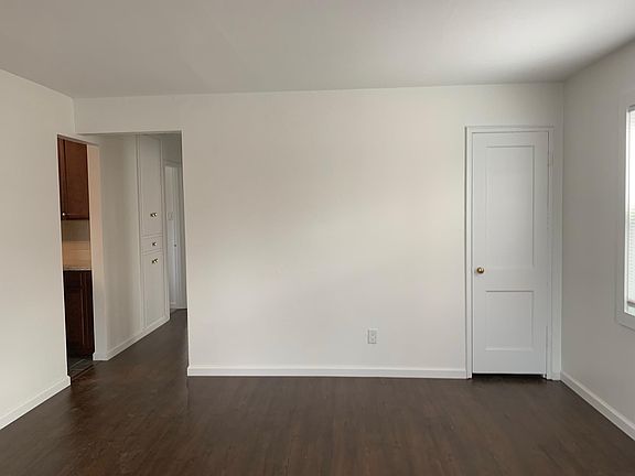 4th image of 720 Palomas Dr NE