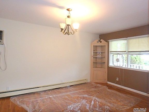 5th image of 58 Pinelawn Ave