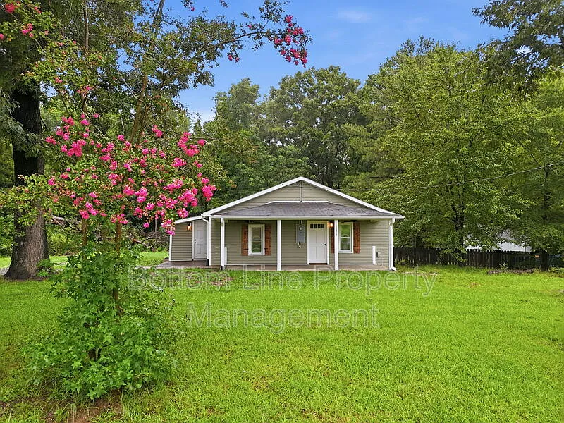 2 bed, 1.0 bath, 1100 sqft, $1,825 — Photo 4
