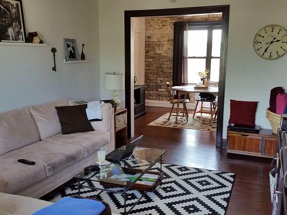 2nd image of 2512 N Sacramento Ave #3.0