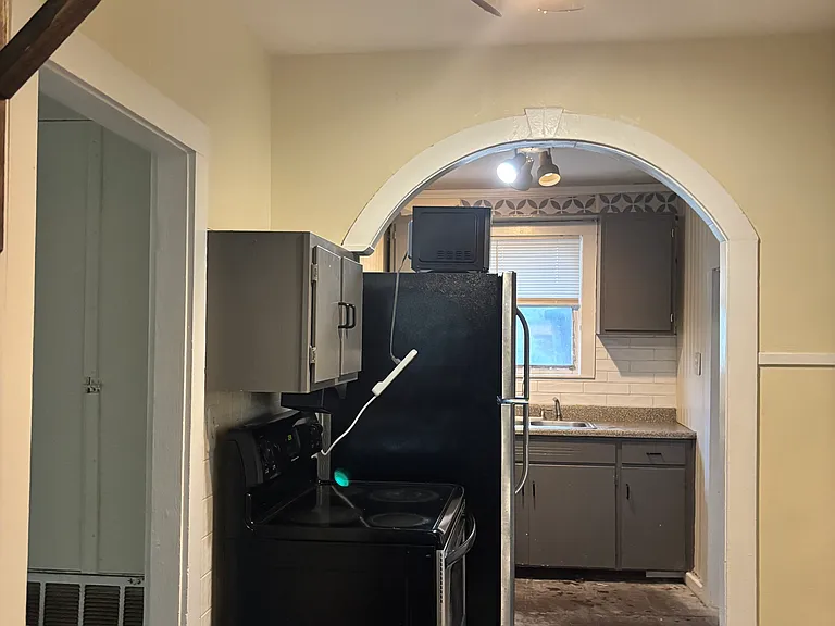 525 W King Ave — Photo 5