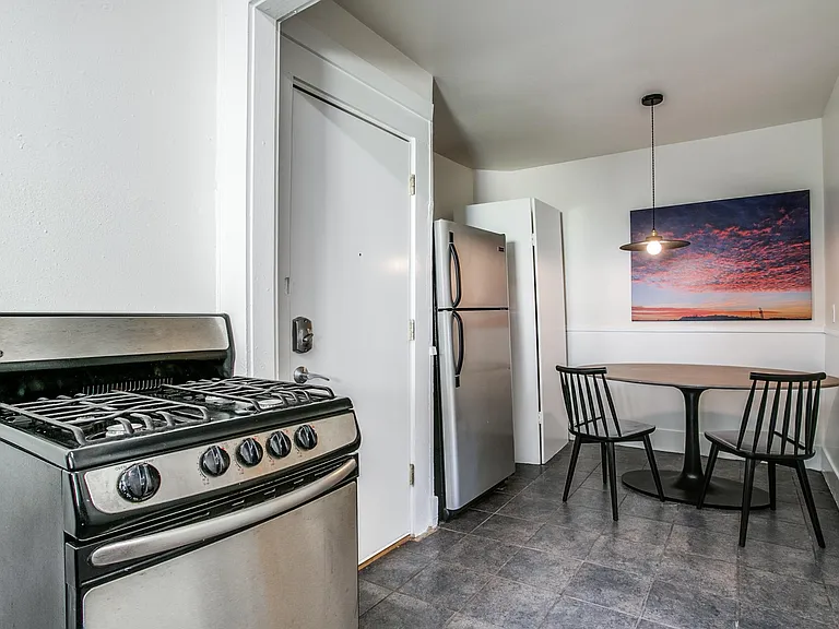 600 N Montclair Ave #C — Photo 11