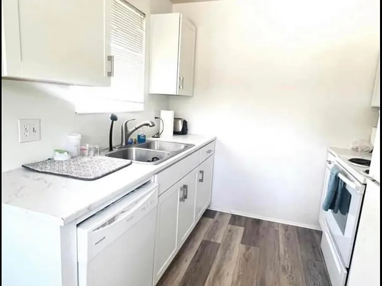 720 E 5th Ave — Photo 1