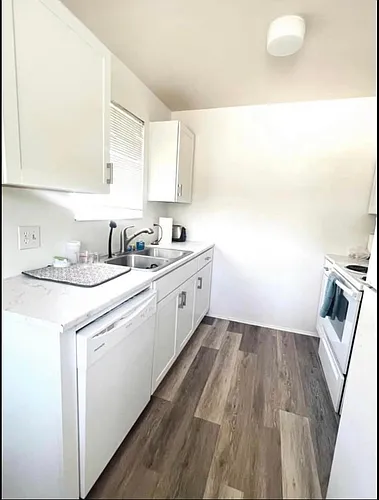 720 E 5th Ave Photo 1