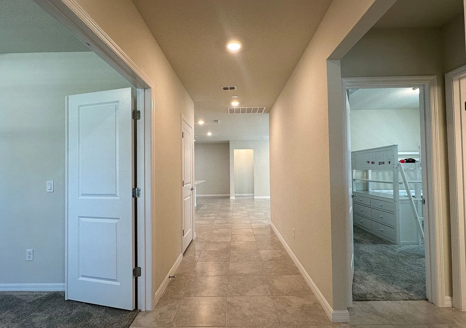 Move-In Ready 3 Bedroom + Office in Desirable Winding Meadows — Photo 2