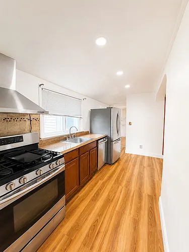 544 Linden Ave #1 Photo 1 544 Linden Ave #1 Photo 1
