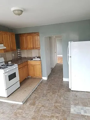 Rented by Confidential Realty | media 5