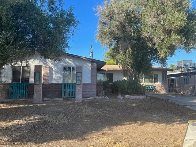 1900 Embrey Ave — Photo 9