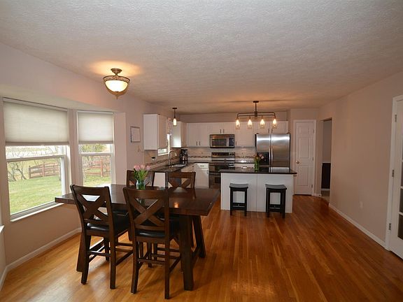 5th image of 6701 Bayberry Ct