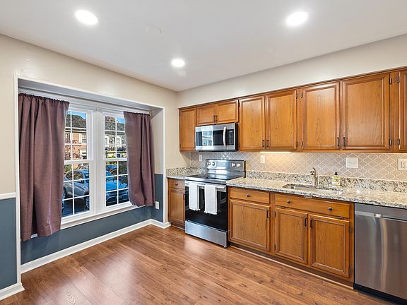 5th image of 15308 Manor Village Ln