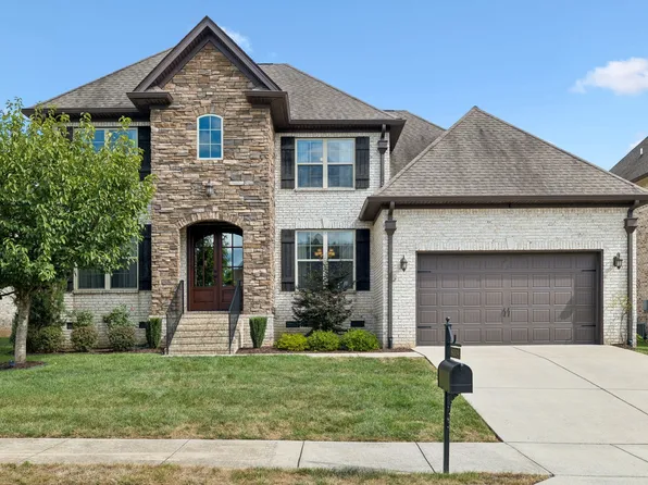 8009 June Apple Ln, Spring Hill, TN 37174