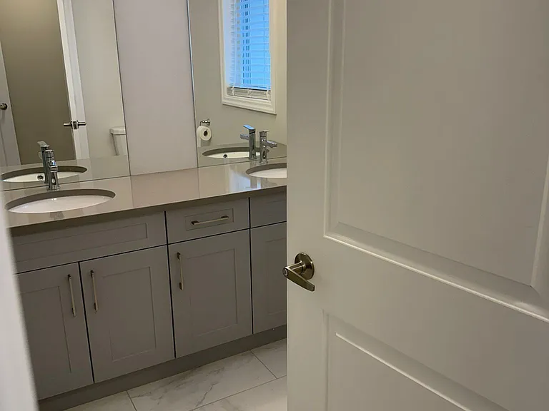 724 Freeport St — Photo 13