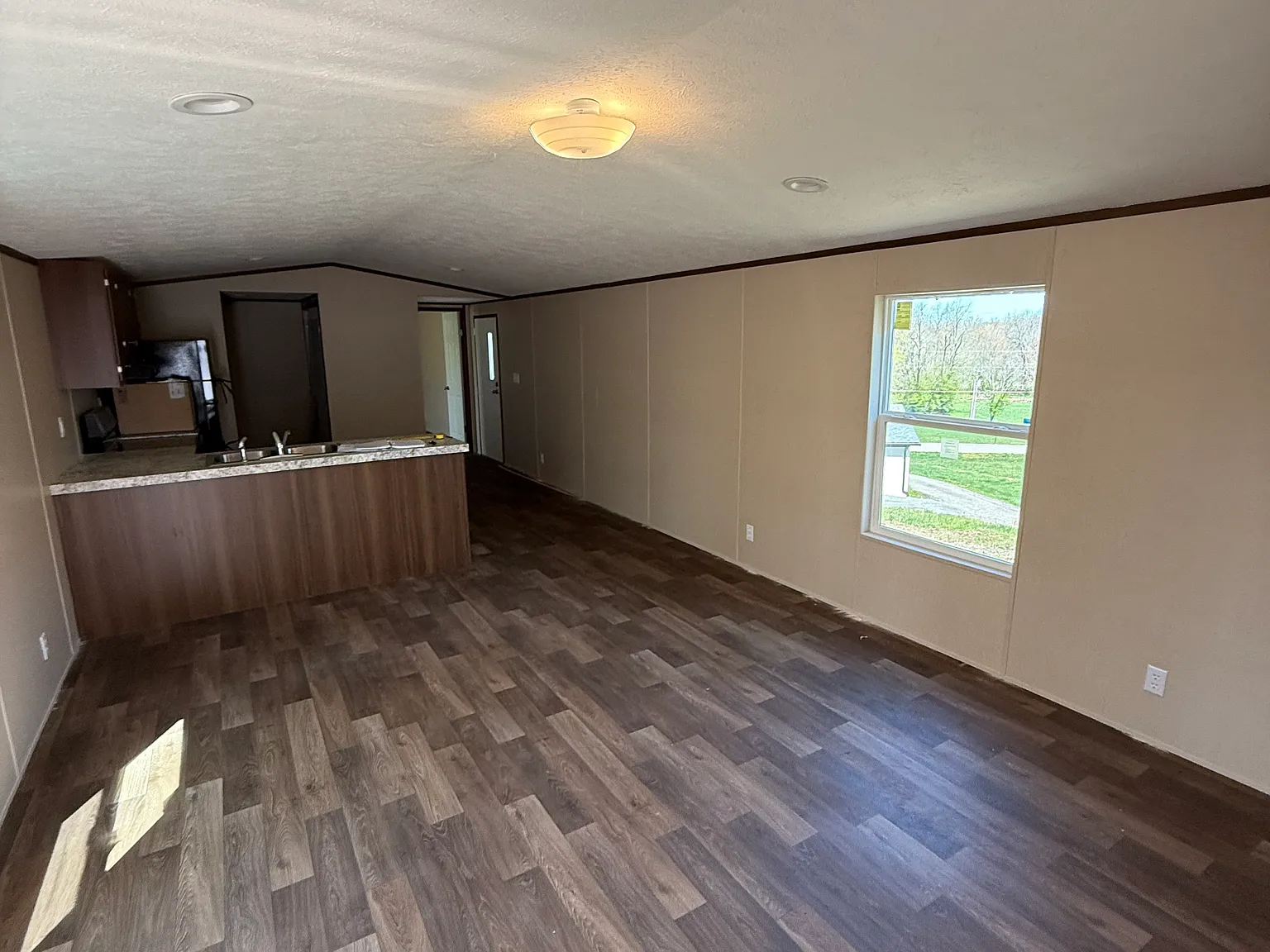 3 bed, 1100 sqft, $1,500 — Photo 3