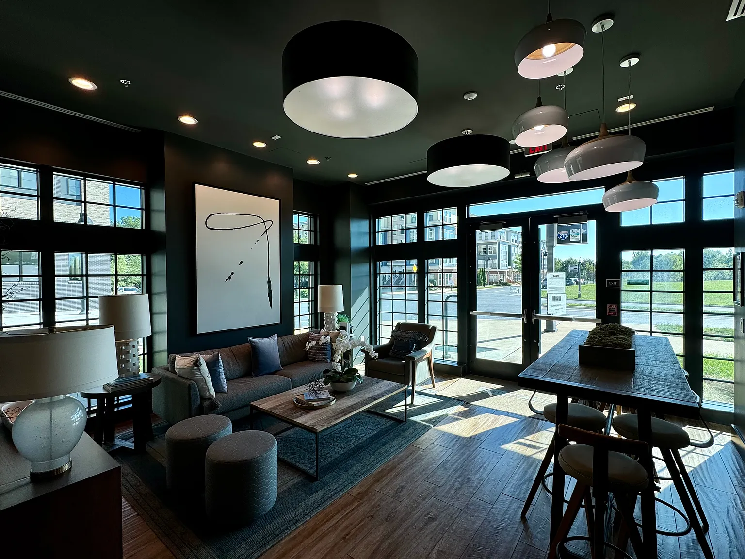 1 bed, 720 sqft, $2,400 — Photo 4