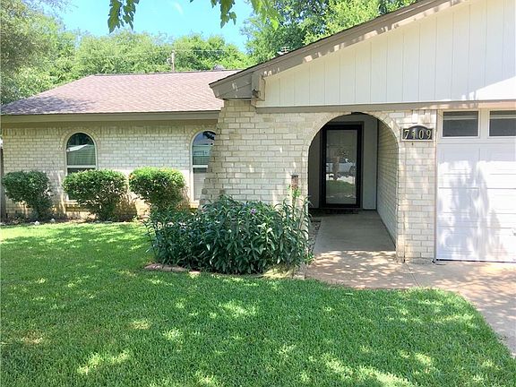 3rd image of 7109 Sweetbriar Ct