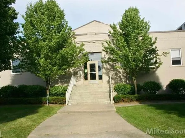 98 S Gratiot Ave, Mount Clemens, MI 48043