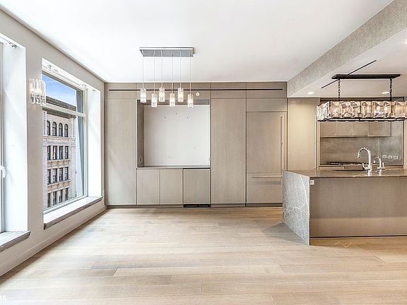 4th image of 21 W 20th St #5THFLOOR