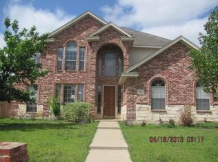 612 Trails End Ct, Hurst, TX 76054