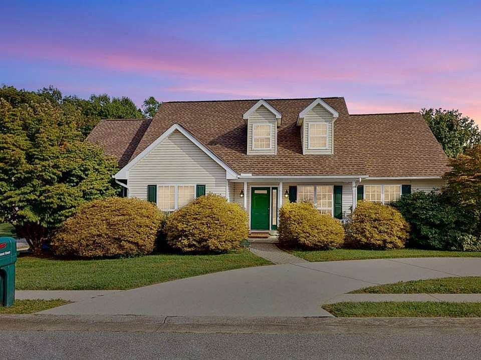 1st image of 19 Ascot Ct