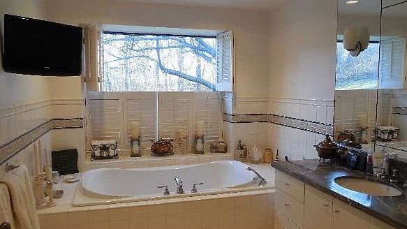 2nd image of 14 Nightingale Ct Unit 14