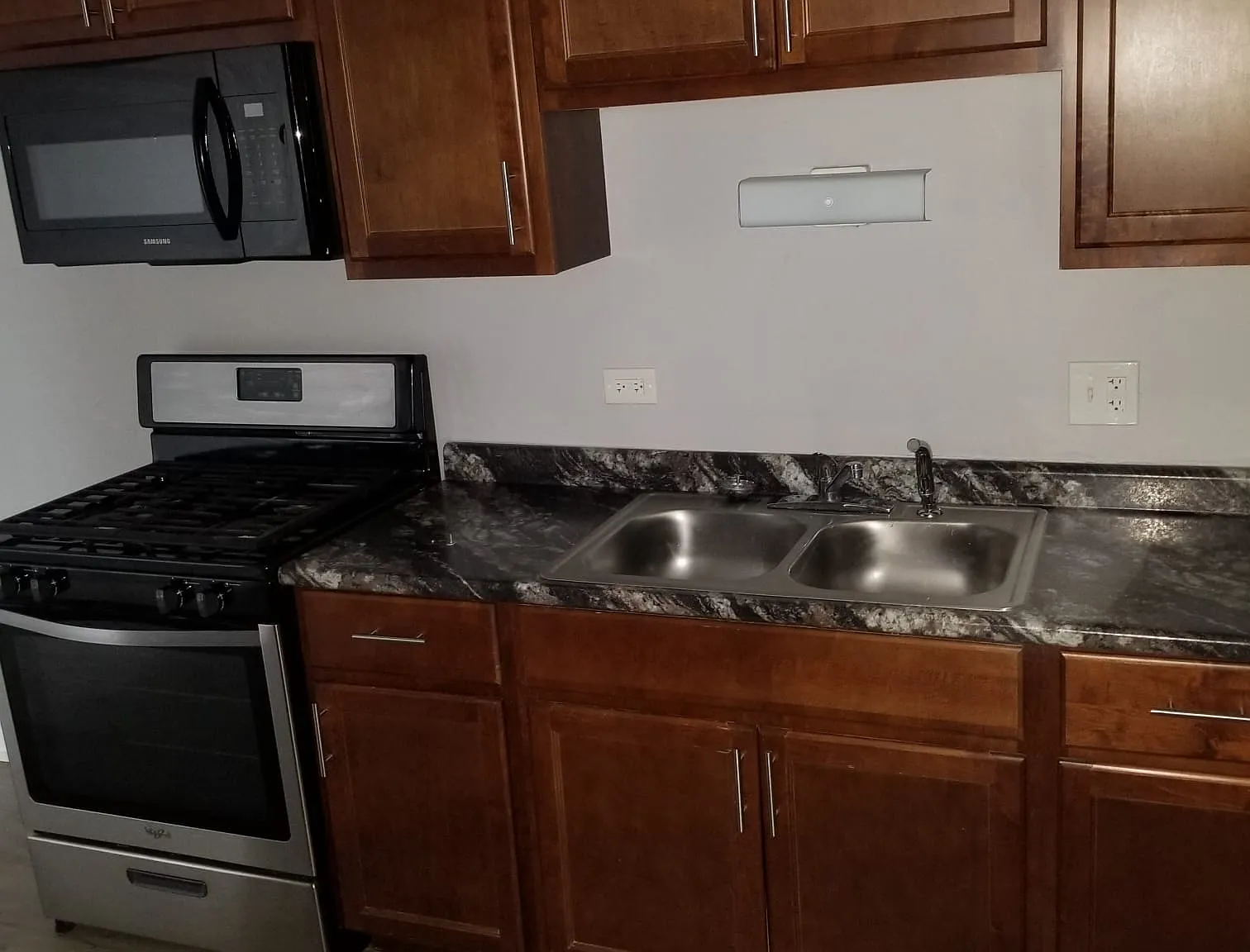 10210 Ridgeland Ave - C1 - Renovated 6/18 — Photo 3