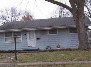 1316 Institute Blvd, Dixon, IL 61021