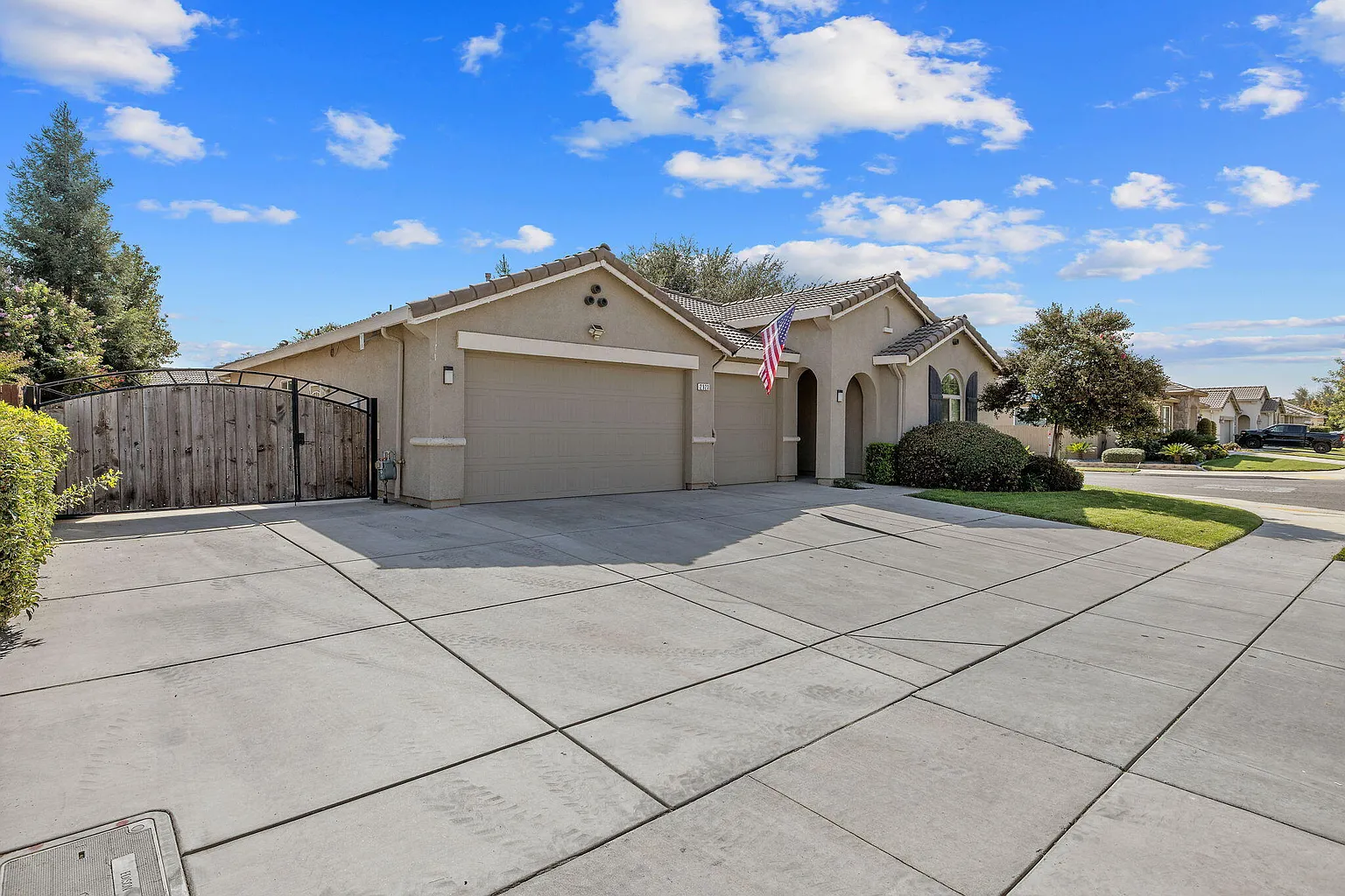 2923 Hoyt Court photo 1