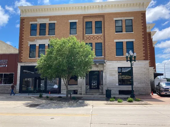 231 W Main St, Cherokee, IA