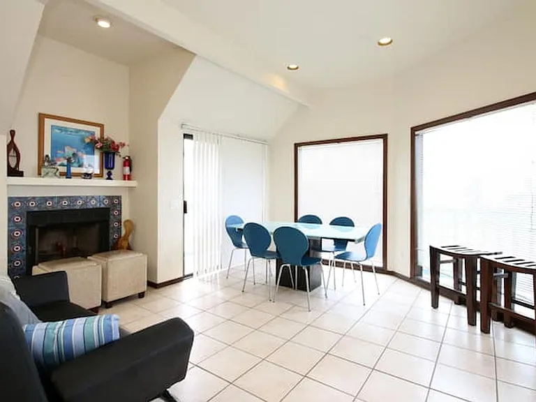 2645 Ocean Front Walk — Photo 22
