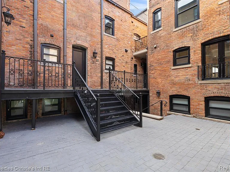 3412 John R St #A — Photo 40