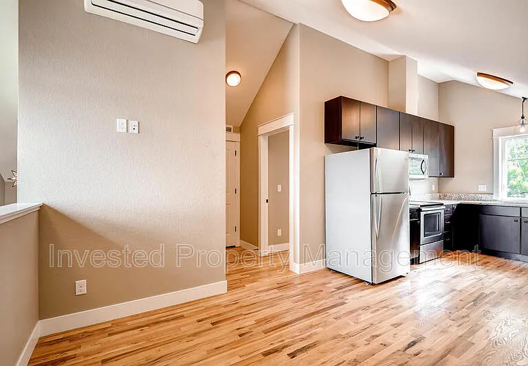 2822 N Josephine St — Photo 5