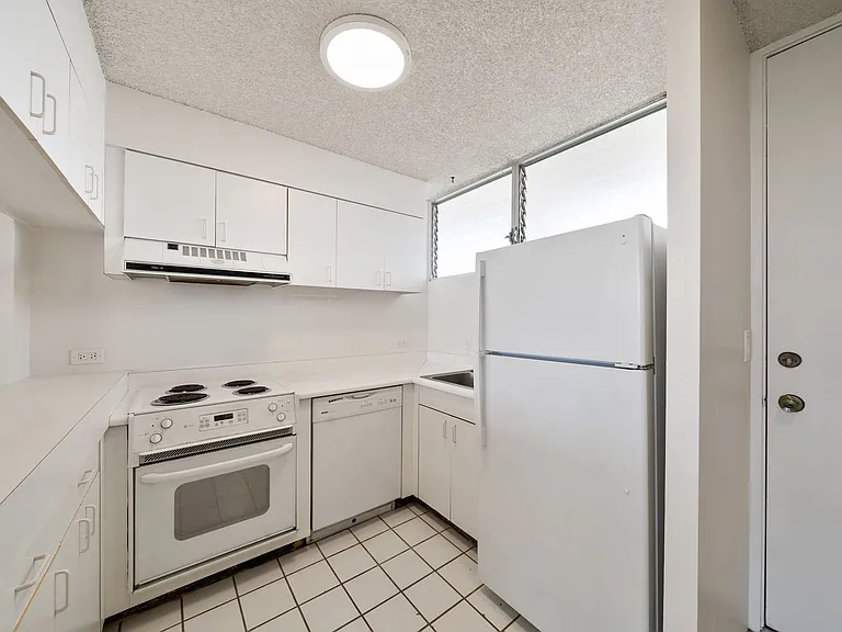 555 University Ave #3407 — Photo 4