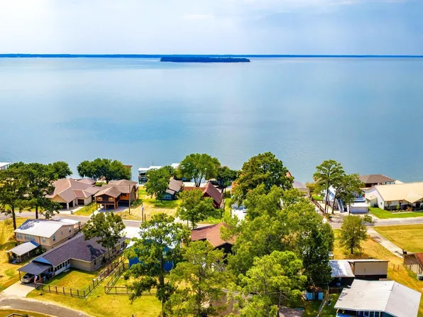419 W Lake Shore Dr, Livingston, TX 77351