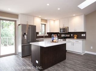 1242 Dolen Pl, Iowa City, IA 52246