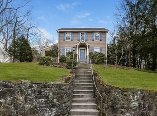 72 Grandview Ave, Pleasantville, NY 10570